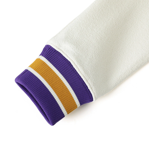 Sudadera con Capucha Personalizada Omega Neutral Fraternity, con Botones en la Parte Superior, de Chenille, Ropa Greek Life Ligera, Fabricante Mayorista 2026 - Product Image 3