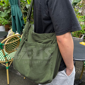 Sac fourre-tout simple et élégant pour les essentiels quotidiens et une organisation facile, au design épuré - Product Image 6
