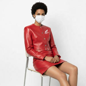 Conjunto de faldas personalizadas OEM sostenibles para mujer, top corto con capucha y estampado de logotipo informal, conjunto de faldas con capucha para invierno - Product Image 3