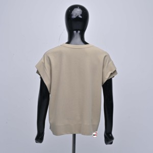 เสื้อยืดครอปปักลายสีเบจสำหรับผู้หญิง แบรนด์ MRI คอกลม แขนสั้น สไตล์ลำลอง ทรงโอเวอร์ไซส์ ผ้าถัก ระบายอากาศ แห้งเร็ว ขายส่ง - Product Image 2