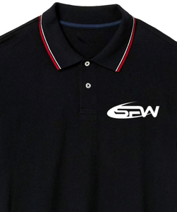 เสื้อโปโลแขนสั้นสีดำสำหรับผู้ชาย ปักโลโก้ ผ้าปิเก้ สวมใส่สบายๆ - Product Image 2