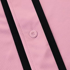 เสื้อซอฟต์บอลแบบใหม่มาถึงแล้ว พิมพ์ชื่อได้ตามต้องการ ผ้าโพลีเอสเตอร์ 100% ราคาดีที่สุด - Product Image 5