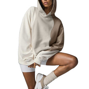 Ensemble de survêtement décontracté 2 pièces personnalisé pour femme, en coton uni, avec sweat à capuche et pantalon de survêtement longueur genou, respirant et écologique pour le printemps - Product Image 3