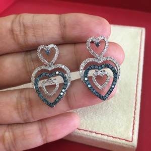 Pendientes Colgantes de Diamantes Redondos en Forma de Corazón para Mujer, 1.48 Cttw, Engaste de Puntas, Uso Diario, Plata de Ley 925, Joyería Moderna - Product Image 4