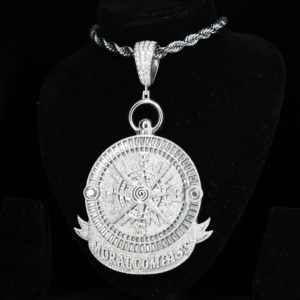 Collar con colgante de brújula moral para hombre, estilo hip hop, con moissanita talla baguette, plata 925 chapada en rodio, dijes temáticos para hombre - Product Image 5