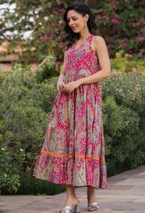 เดรสยาวผู้หญิงคุณภาพสูง ลายดอกไม้ คอวีไขว้ แขนกุด ชุดลำลองฤดูร้อน ราคาสุดคุ้ม - Product Image 3