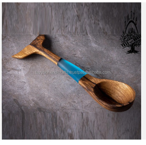 Ensemble de cuillères en bois et résine faites à la main, prix usine indien, pour servir les salades lors de fêtes, provenance Inde - Product Image 3