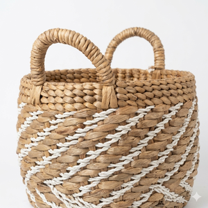 Panier ZEA en jacinthe d'eau naturelle tressé avec poignées, organisateur décoratif fait main pour la maison, écologique - Product Image 3