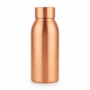 Bouteille d'eau en cuivre artisanale avec couvercle en bois écologique, étanche et sans joint, flacon ayurvédique en cuivre pour le bien-être et le sport - Product Image 2