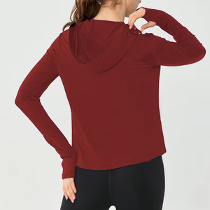 เสื้อคลุมกันหนาวมีฮู้ดแบบมีซิป ปรับขนาดได้ที่ข้อมือและชายเสื้อ ทนทานต่อสภาพอากาศ ยืดหยุ่นได้ เหมาะสำหรับการปีนเขา - Product Image 2