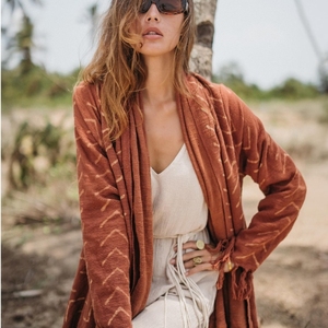 Vestido tipo cárdigan estilo bohemio con flecos y acabado deshilachado para mujer, tipo kimono, ideal para festivales de verano, al por mayor. - Product Image 4
