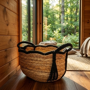 Cesta de Almacenamiento de Fibra Natural, Cesto Tejido Festoneado, Cesto Boho Hecho a Mano, Organizador con Borlas de Artesano Balinés, Caja Decorativa de Lujo para el Hogar - Product Image 4