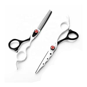 กรรไกรตัดผมมืออาชีพ กรรไกรซอยผม ร้านตัดผม ร้านเสริมสวย J2 สแตนเลสญี่ปุ่น ปรับระดับได้ ขนาด 6.5 นิ้ว - Product Image 1