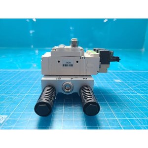 Conjunto de Válvula Solenoide Neumática TPC DV3120+DR100-5 Usado Como Es, Piezas de Equipos Legacy Semiconductor - Product Image 4