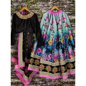 Jupe Lehenga multicolore à imprimé floral éblouissant avec chemisier en velours - Product Image 5