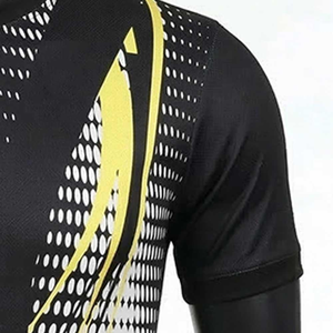 Camiseta de Manga Corta con Cuello Redondo y Estampado Geométrico Negro y Amarillo para Hombre, de Secado Rápido, Tejido de Punto, Corte Ajustado, Estilo Deportivo - Product Image 6
