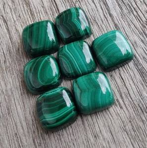 Cabujón de malaquita natural cuadrado tipo cojín, piedra pulida de alta calidad para la fabricación de joyas al por mayor - Product Image 5