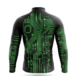 Camiseta de compresión de fútbol de calidad profesional que combina tela transpirable y ajuste elástico para actividades deportivas y de entrenamiento. - Product Image 3