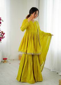 ชุดคุर्ติงานปักกระจกพรีเมียม พร้อมชาราร่า พลาซโซ และผ้าคลุมไหล่ - Product Image 2