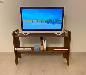 Mueble de TV de Madera Maciza Hecho a Mano, Mesa Consola para Televisión con Amplio Estante de Almacenamiento, Centro de Entretenimiento para Sala de Estar - Product Image 1