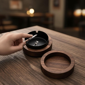 Cenicero de Cigarrillos Cuadrado Clásico de Madera, Accesorio de Mesa Hecho a Mano - Product Image 2