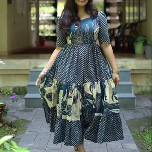 ชุดลำลองสไตล์สตรีทแวร์ ใส่สบาย ทันสมัย ผ้าเครปเนื้อนุ่ม ผ้ามัสลิน ลายดอกไม้ ทรงเข้ารูป กระโปรงทรงเอ สั้น - Product Image 1