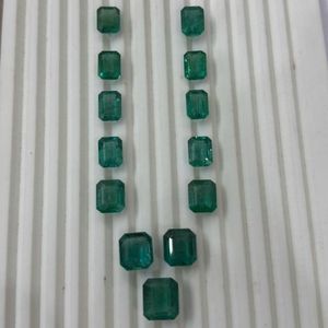 Esmeralda Zambiana Natural, Corte Octogonal, 77.70 Ct, Diseño 5-10 Ct, Gema Verde Suelta, IGI, Ligeramente Aceitada, Suministro al por Mayor, Piedras en Venta - Product Image 3