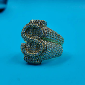 แหวนฮิปฮอปดีไซน์หรูหราประดับเพชรโมอิสซาไนต์ทรงดอลลาร์  งานฝังแบบ Pave Setting  คุณภาพพรีเมียม  วัสดุเงินแท้ 925 ชุบโรเดียม - Product Image 3
