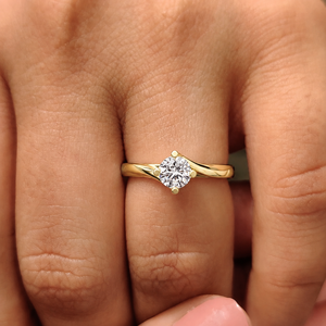 Anillos de Boda Minimalistas de Oro Amarillo de 14K, Anillos de Compromiso con Diamante Cultivado en Laboratorio de Corte Redondo, Anillos de Compromiso para Mujer - Product Image 2