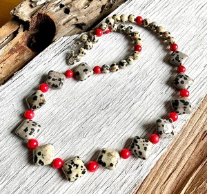 Collar de Diseño Moderno, Joyería de Moda para Mujer de la India, Collar de Resina Hecho a Mano con Aspecto Moderno - Product Image 2