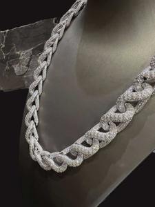 Collar de cadena cubana estilo hip hop moderno, plata de ley 925 con piedras de moissanita VVS, disponible a precio de exportación desde India. - Product Image 5