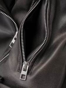 Chaqueta Corta de Cuero Sintético para Mujer, Estilo Motociclista, con Cierre Asimétrico y Cuello Camisero, Precio al por Mayor - Product Image 6