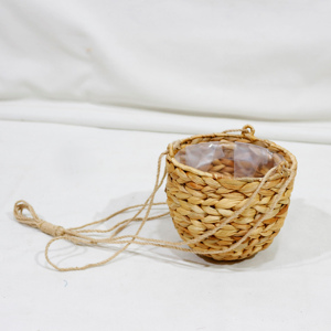 Cesta Colgante Tejida a Mano de Hierba Marina con Maceta y Organizador de Plantas - Product Image 3