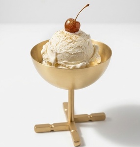 Bol à glace en métal doré avec couvercle cerise, plat à dessert moderne, finition polie, bol de service pour fêtes - Product Image 1
