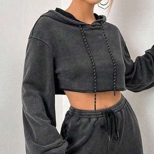 Sudadera con capucha corta negra lavada para mujer, informal, de manga larga, con cordón ajustable - Product Image 1