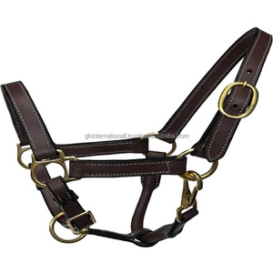 Finition noire ou marron attrayante licou de cheval en cuir véritable licou de course de chevaux de conception personnalisée avec du matériel en laiton massif - Product Image 4