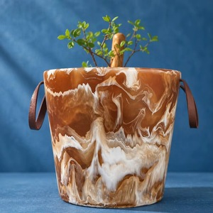 Seau à glace translucide en résine, seau à glace décoratif pour bar à domicile avec couvercle, seau isotherme à motif tourbillon marron pour fête - Product Image 6