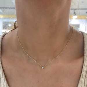จี้เพชรพร้อมสร้อยคอทองคำแท้ 14K ทรงกลมเจียระไนแบบ Bezel เพชรเพาะเลี้ยง ตัวล็อกแบบ Lobster สไตล์มินิมอล โซลิแทร์ สำหรับใส่ทุกวัน สายโซ่แบบเคเบิ้ล 18 นิ้ว - Product Image 2