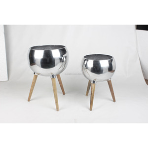 Modern Style Metal Sheet <b>Planter</b> With <b>Gold</b> Powder Coating Finishing Rectangular Shape With Black Stand For Garden Decoration - Product Image 4