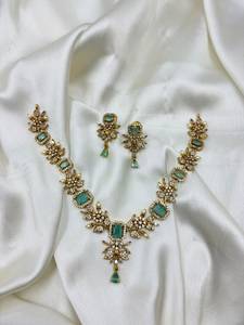 Nuevo Conjunto de Collar y Pendientes con Diseño de Flor, Chapado en Oro, con Cristales y Diamantes de Imitación, Joyería de Boda, Estilo Clásico para Mujer - Product Image 2