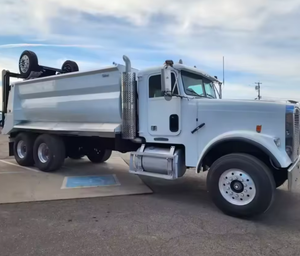 Buen Precio Freightliner FLD120 Camión Volquete Usado de Tres Ejes - Manual Cummins, Volquete de 17' ¡LISTO PARA ENVIAR a todo el mundo con GARANTÍA! - Product Image 6