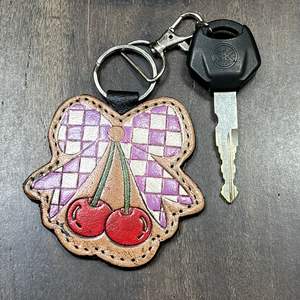 Handcrafted Hand Tooled Genuine Leather Cherry Bow Keychain Checkered Western Style Cute <b>Bag</b> <b>Charm</b> Durable Metal Ring Keychain - Product Image 4