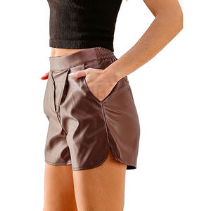 Nouveaux shorts pour femmes en cuir synthétique pleine longueur, style décontracté et tendance, personnalisables, pour les soirées, collection 2026, les plus vendus en gros - Product Image 6