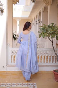 Trajes Salwar Kameez tradicionales indios con elegante diseño y bordados de cuentas para fiestas festivas, para damas, de ajuste cómodo. - Product Image 4