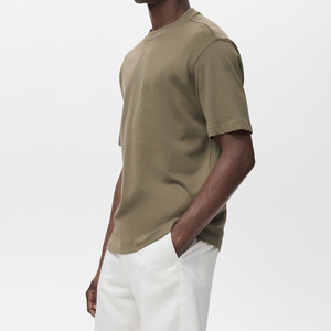 Camiseta de hombre con hombros caídos, nueva moda, precio económico OEM, súper calidad, logotipo/colores personalizados, camiseta de hombre con hombros caídos, tendencia top. - Product Image 1