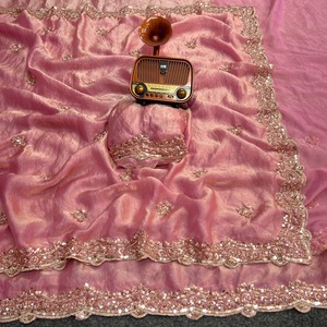 Sari indien ethnique élégant et ajusté avec broderies pour les occasions de Diwali, les mariages et les fêtes – Tenue tendance pour femme - Product Image 5