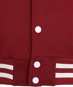 เสื้อแจ็คเก็ตวาร์ซิตี้สีแดงเลือดหมูมีฮู้ด แบบยูนิเซ็กซ์  ตกแต่งลายทาง  ผ้าฝ้ายฟลีซ  ติดกระดุม  แต่งขอบยางยืด - Product Image 4