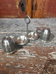 Small Size Stand Base Metal Sprinklers Compact Seasoning Set Suitable For Dining Table And Kitchen Use Wholesale From India - Product Image 2