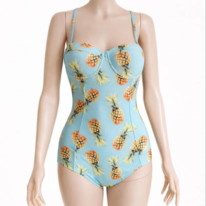 Traje de baño de una pieza con estampado de piña en poliéster y spandex premium, con paneles estilo princesa y logotipo personalizado por sublimación para mujer. - Product Image 1