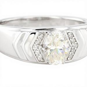 แหวนแต่งงานผู้ชายเงินแท้ 925 ประดับมอสซาไนต์ทรงรี 1.60 กะรัต ตัวเรือนแบบหนามเตย สไตล์คลาสสิก - Product Image 1